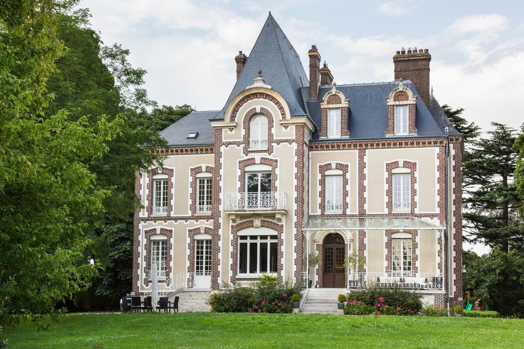 Chateau De La Folie Trie-Château Buitenkant foto